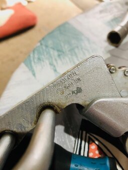 Spodní závěs předních levých dveří Golf - 4