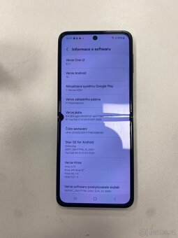 Samsung Z Flip 3 - 4