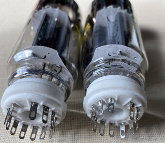 3 ks elektronek 6HV5A 2 ks elektronek 6HS5 s paticí - 4