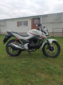 Honda CB 125F - 4