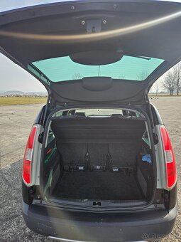 Skoda roomster scout - 4