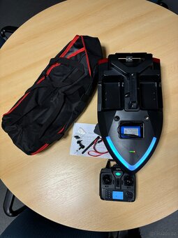 Tříkomorová černá loďka s GPS s baterií 12000mAh včetněObalu - 4