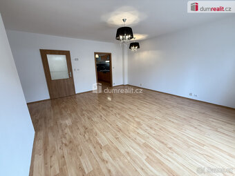 Pronájem řadového domu 5+kk 120 m2 P19 Vinoř garáž sklad zah - 4