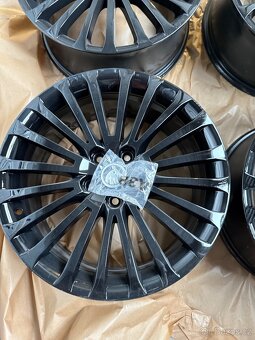 Alu kola sirius r18 superb 2 černé. 3T0 601 025 Q - 4