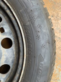 Zimní pneu 185/60 R15 včetně disků - 4