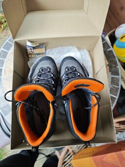 Prodám jednou použité pánské boty AKU. - 4