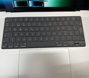 MacBook Pro 16" 2021 M1 Pro 16GB 512GB stříbrný CZ - 4