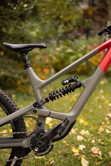 YT Capra CF Uncaged 10 MX - 4