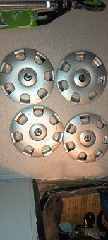 Prodám originál poklice škoda r15 - 4