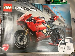 LEGO® TECHNIC 42107 DUCATI PANIGALE V4 R - 4