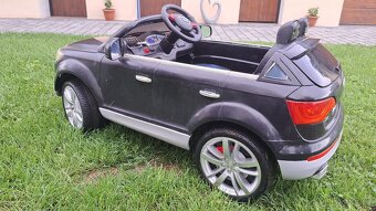 Dětské elektrické autíčko Audi - 4