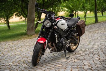 Yamaha XSR 900 - 4