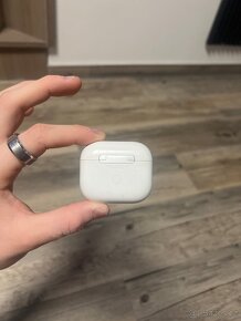 AirPods 3 - 4