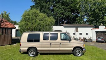 Ford Econoline E-150 - 4