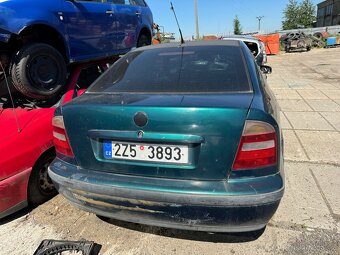 Škoda Octavia 1 liftback (před facelift) - 4
