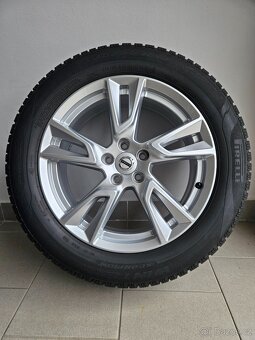 Orig. Volvo XC40 Zimní Pirelli 235/55/18 - top - 4