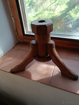 Dřevěný stojánek na vánoční stromek - 4