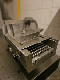 Nářezovy stroj SAM - 4