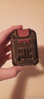 HECHT akumulátor a nabíječka - 4