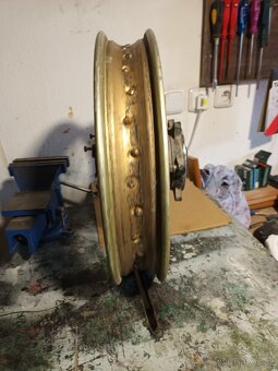 Prodám zadní kolo na  HONDA  DOMINÁTOR + další díly - 4