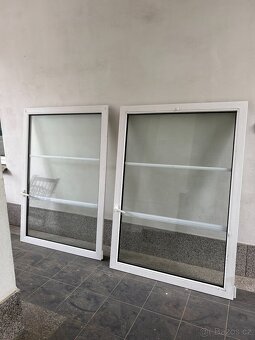 Okno plastové (bez rámu) - 2 kusy - 4