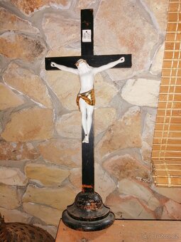 Kříž s Ježíšem Kristem - 4