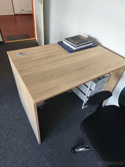 Kancelářské stoly a židle - 4