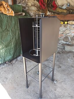 Zahradní vertikální gril - gyros - 4
