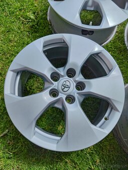 Originální alu kola Toyota RAV4 r17 5x114,3 - 4