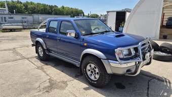 Nissan Navara 2.4 TD - 4