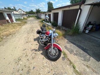 Suzuki Intruder VL 1500 - 4