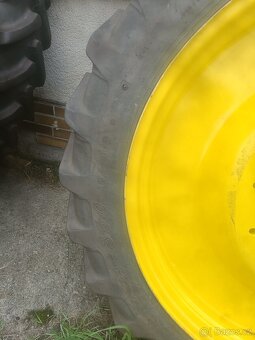Prodám kultivační kola dvojmontáž na John Deere - 4