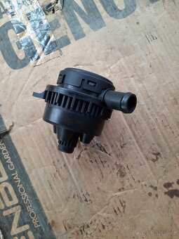 POUZDRO OLEJOVÉHO FILTRU- Audi Q7 - 4.2 TDI - BTR - 4