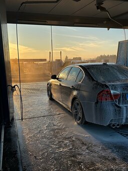 BMW E90 330i 190kw 2005 manual - 4