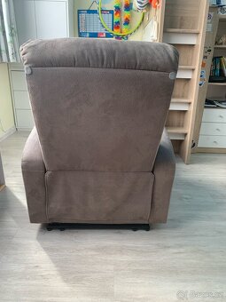 Křeslo s relaxační funkci š: 72cm h: 100cm v: 95cm - 4