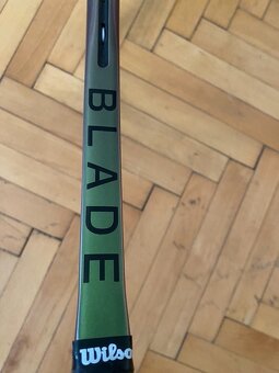 Prodám tenisovou raketu Wilson Blade V8 18x20 - 4