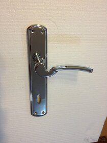 Dveřní klika / kování, stříbrná lesk, rozteč 90mm/23ks - 4