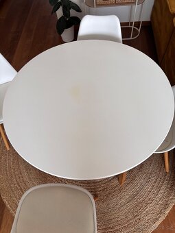 Set židlí a jídelního stolu - 4