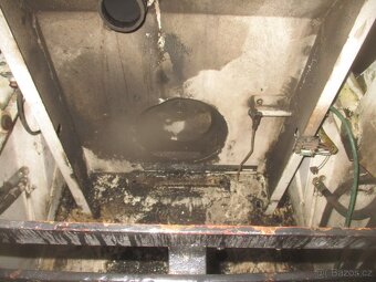 Nepojízdný smykový nakladač - 4