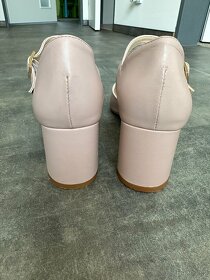 Kožené lodičky Baťa vel. 39 - 4