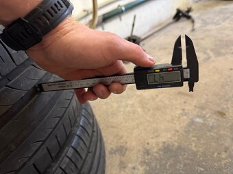 255/30 r20 - 4