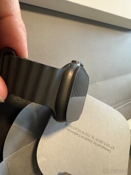 Apple Watch Ultra 2 49mm Černý titan s černým řemínkem - 4