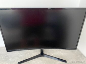 Prodám Xbox-one+monitor Samsung - 4