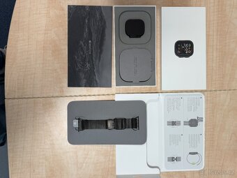 Apple Watch Ultra 2 Space Black,černým titan. milánský tah - 4