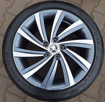 Disky originální Škoda Octavia IV 5x112 R18 Perseus - 4