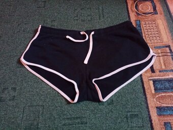 Dívčí kraťasy vel. 34/XS zn. H&M, F&F a FB Sisters - 4