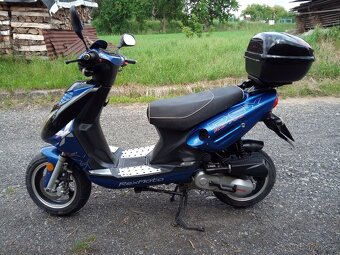 Prodám skútr JONWAY 50 4T r.v 2010 - 4