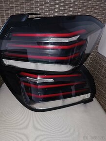 Prodám na Peugeot 208 zadní LED světla, L+P ,mod.24, nová - 4