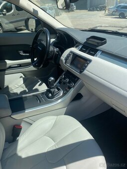 LAND ROVER EVOQUE Pure 2.2 TD4 - 4x4 TOP STAV - 4