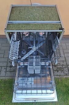 Vestavná myčka nádobí Whirlpool ADG 7900 FD - 4